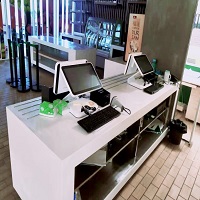 國(guó)萬(wàn)超市收銀進(jìn)銷(xiāo)存系統(tǒng)是一款針對(duì)中小型超市及POS收銀行業(yè)的店面銷(xiāo)售管理系統(tǒng)軟件，其中包含商店管理、超市POS前臺(tái)收銀銷(xiāo)售管理，自助結(jié)算臺(tái)管理、手機(jī)網(wǎng)上商城預(yù)訂系統(tǒng)、條形碼商品管理,倉(cāng)庫(kù)管理、商品出入庫(kù)管理,盤(pán)點(diǎn)管理,倉(cāng)庫(kù)庫(kù)存管理，超市營(yíng)收財(cái)務(wù)統(tǒng)計(jì)管理系統(tǒng),超市日月年報(bào)表系統(tǒng),設(shè)計(jì)與打印系統(tǒng)等功能模塊。