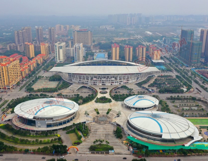 國(guó)萬(wàn)智慧體育館管理系統(tǒng)是一款專(zhuān)業(yè)的體育館營(yíng)運(yùn)綜合管理系統(tǒng)，集前臺(tái)售票收費(fèi)管理、場(chǎng)地管理、收費(fèi)標(biāo)準(zhǔn)、手機(jī)預(yù)訂、會(huì)員管理、文化體育培訓(xùn)功能、在線(xiàn)銷(xiāo)售場(chǎng)館演唱會(huì)門(mén)票功能、檢票功能、在線(xiàn)支付通道管理、陪練管理、一卡通消費(fèi)功能、超市商品銷(xiāo)售系統(tǒng)、倉(cāng)庫(kù)管理、統(tǒng)計(jì)報(bào)表等。